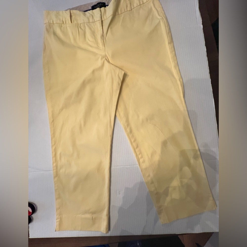 TALBOTS SIGNATURE PETITE YELLOW SIZE 10 
COTTON CAPRI’S